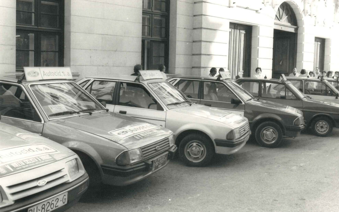 1983: Crece la flota de vehículos Ford para la Vuelta a Burgos.