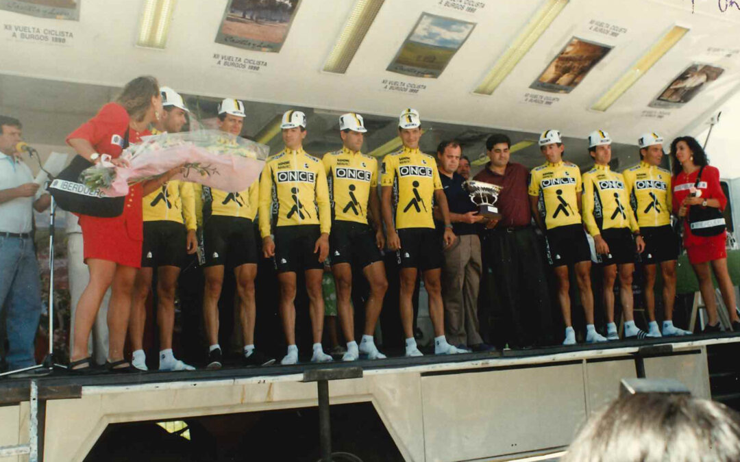 1989/90: El laureado equipo de la ONCE se presenta en Burgos con dos de sus líderes: Marino Lejarreta y Peio Ruiz Cabetany